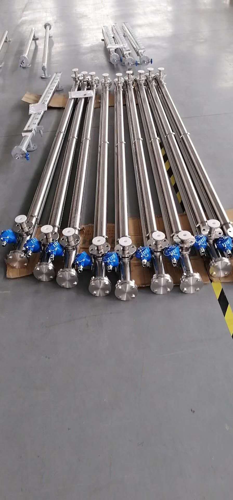 304襯四氟磁翻板液位計,活套法蘭